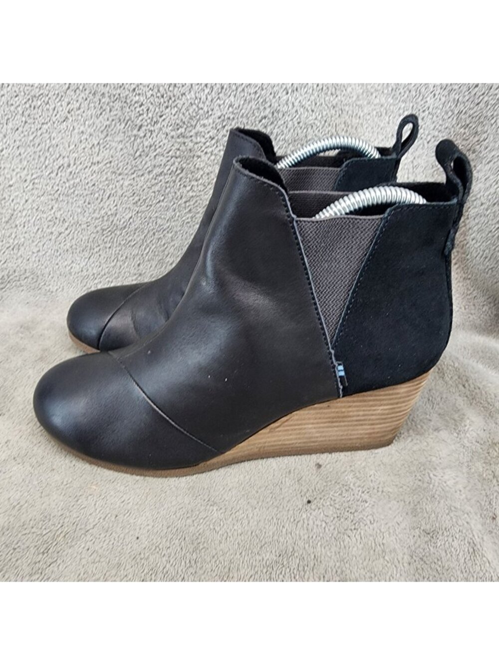 Toms Shoes Womens Size 8.5 Black Leather Kelsey Wedge Ankle Booties *Read*